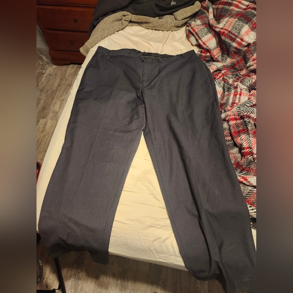Geoffrey Beene Gray Dress Pants Size: 40W X 30L
